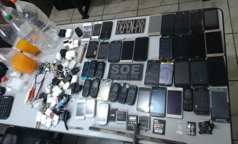Depen apreende mais de 50 celulares e drogas em unidades prisionais