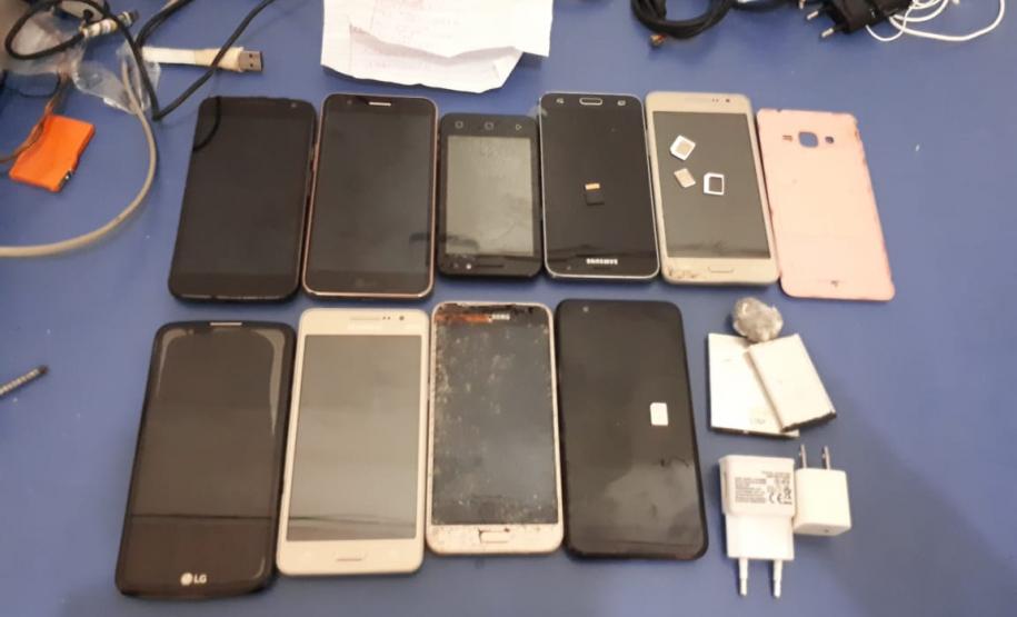 Agentes penitenciários de Cascavel apreendem celulares e materiais ilícitos em Laranjeiras do Sul