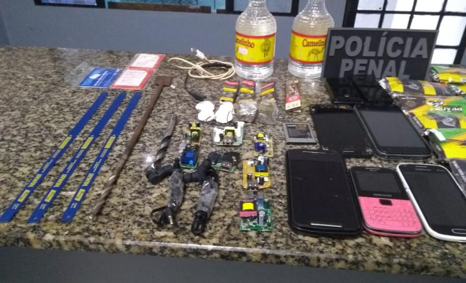 Materiais apreendidos na Cadeia Pública de Marechal Cândido Rondon