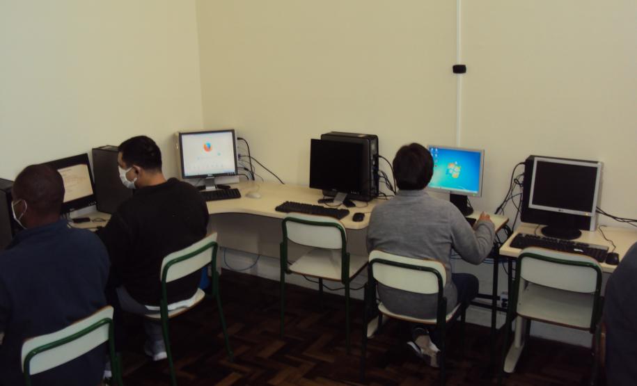 Presos do Paraná cursam ensino superior à distância com bolsa de estudos