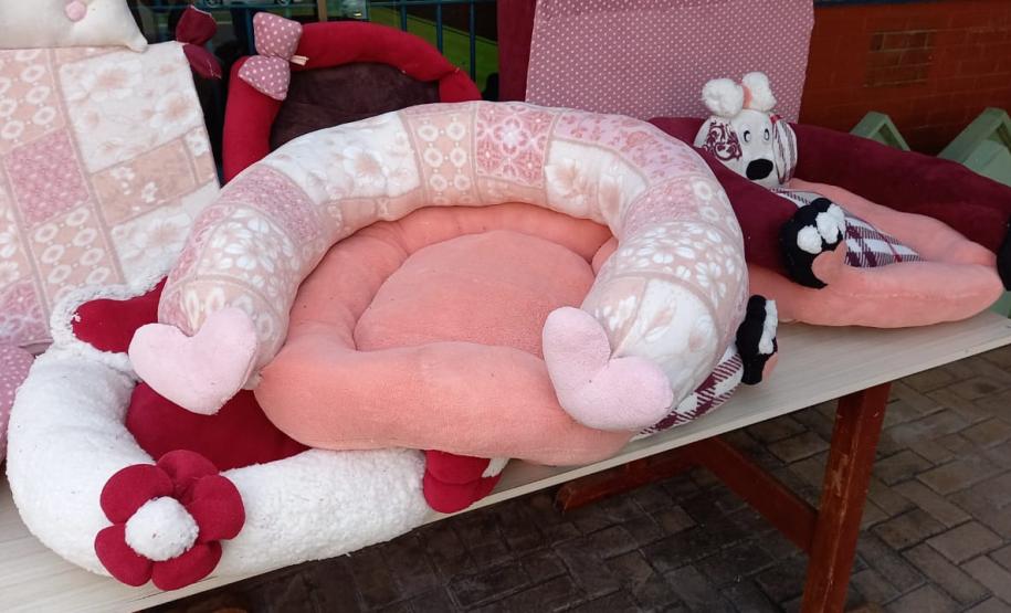 Projeto Pipoca: Detentos produzem materiais para animais de rua, na Cadeia Pública de Toledo (PR)