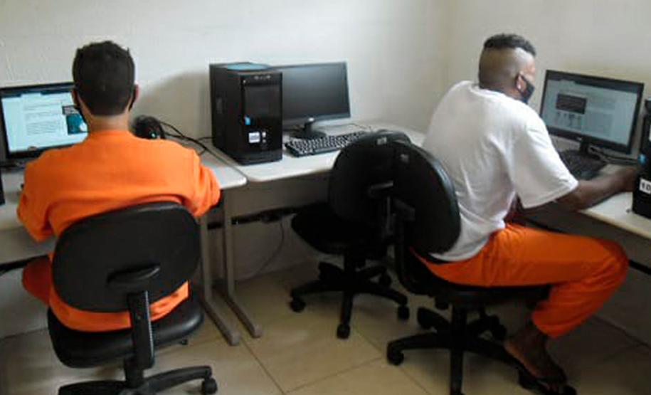 Presos recebem certificados de cursos profissionalizantes