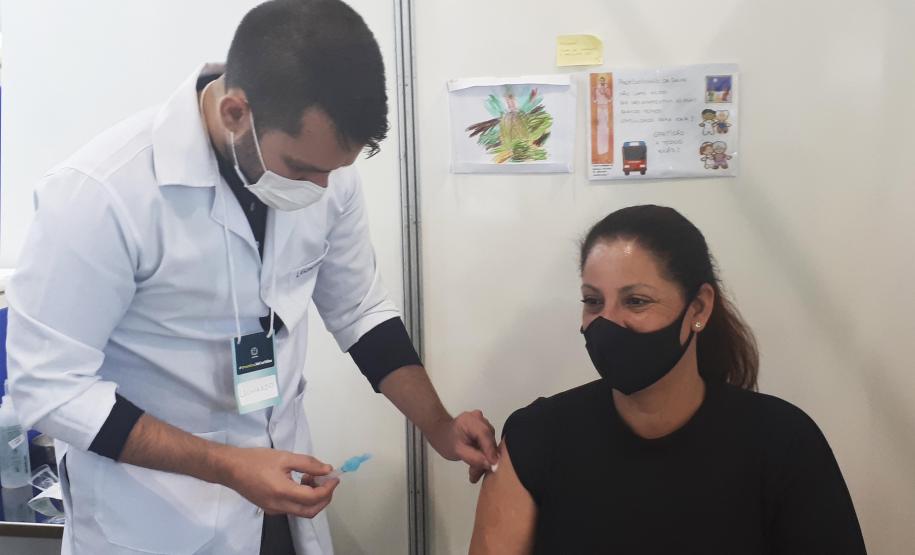 Mais de 23 mil doses da vacina contra a COVID-19 são aplicadas nas forças de segurança do Paraná