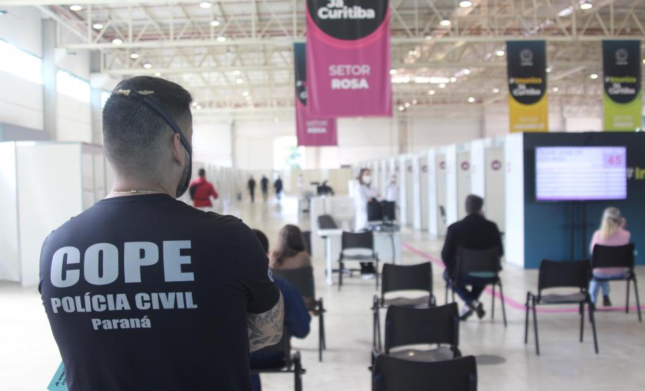Mais de 23 mil doses da vacina contra a COVID-19 são aplicadas nas forças de segurança do Paraná