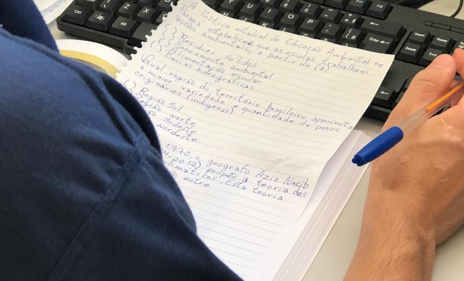 Presos aprovados no Vestibular da UEL