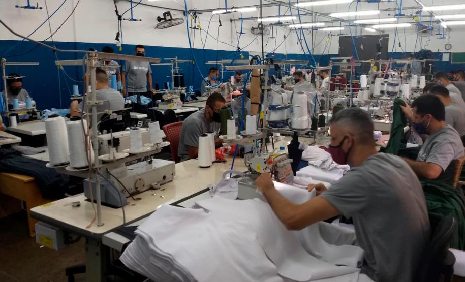 Mesmo com pandemia, Paraná tem 7,3 mil presos trabalhando