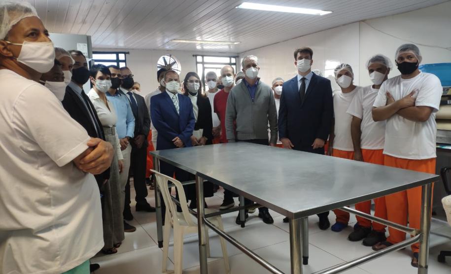 Os projetos que estão sendo implantados na unidade (uma padaria, uma horta e uma fábrica de artefatos) têm por objetivo contribuir para a humanização, qualificação e ressocialização de apenados, especialmente através do trabalho.