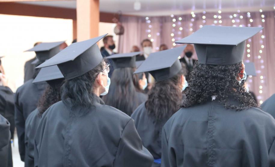 Convênios do Departamento Penitenciário com outras instituições proporcionam os cursos de qualificação profissional aos presos, que serão ampliados neste semestre. As novas penitenciárias já virão com a estrutura montada para oferecer a capacitação.