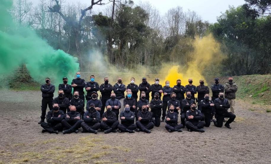 Ao todo, 32 profissionais tiveram aulas teóricas e práticas que aconteceram no Complexo Penitenciário de Piraquara, na Região Metropolitana de Curitiba.