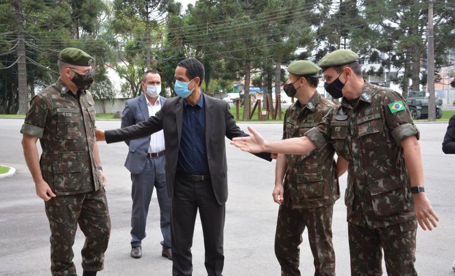 Agentes penitenciários participam de curso de habilitação em fuzil e armeiro no Exército Brasileiro - Curitiba, 20/09/2021