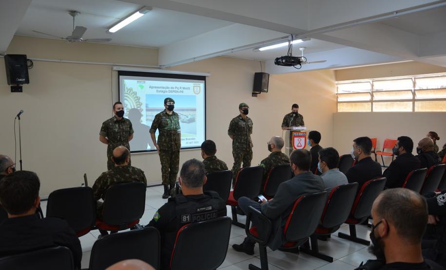 Agentes penitenciários participam de curso de habilitação em fuzil e armeiro no Exército Brasileiro - Curitiba, 20/09/2021
