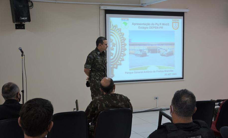 Agentes penitenciários participam de curso de habilitação em fuzil e armeiro no Exército Brasileiro - Curitiba, 20/09/2021