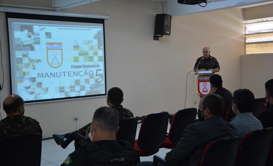 Agentes penitenciários participam de curso de habilitação em fuzil e armeiro no Exército Brasileiro - Curitiba, 20/09/2021