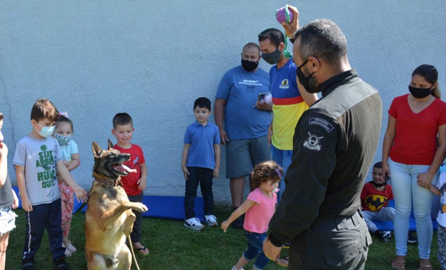 Depen-PR organiza campanha e entrega brinquedos para crianças em Piraquara