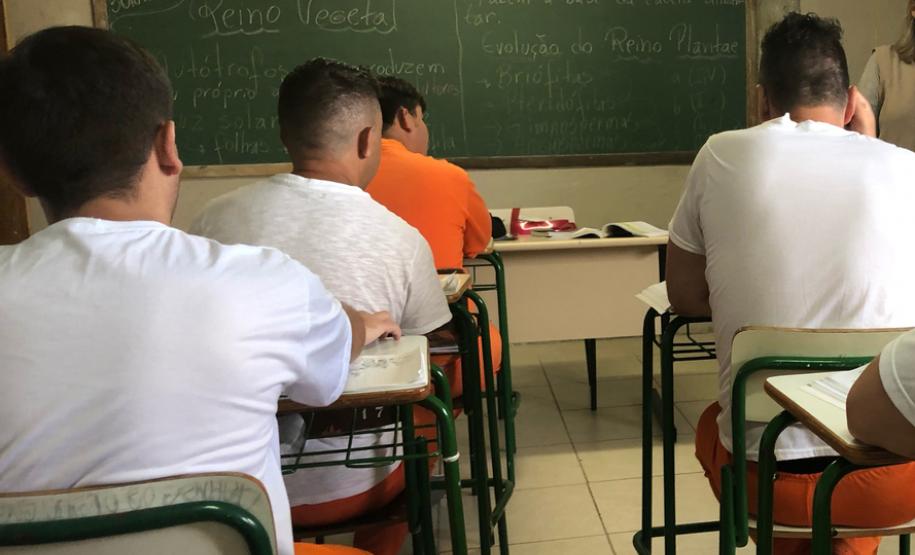 Número de presos inscritos no Exame Nacional do Ensino Médio aumenta 36,4% no Paraná